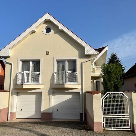 Álomház Hajduszoboszlo Exterior foto